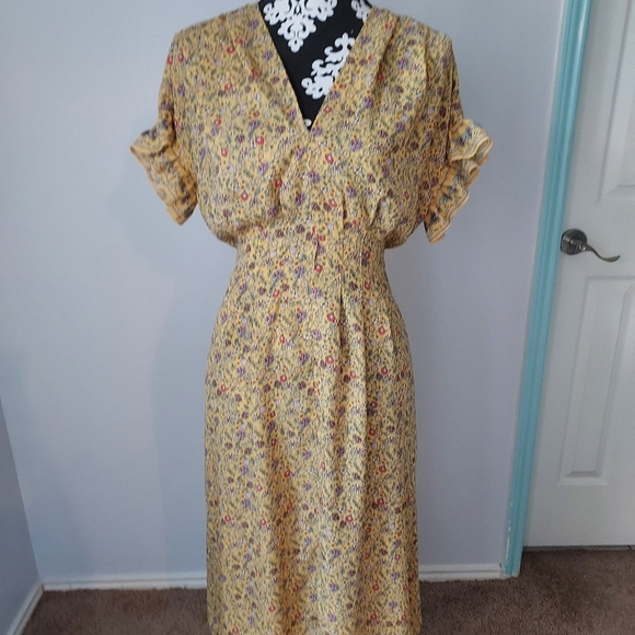 Max Studio Floral dress in yellow, black and White. Size M - Picture 10 of 14